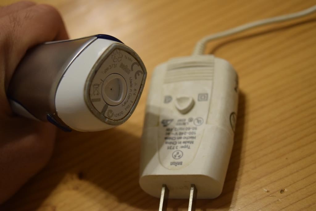 Braunの歯ブラシの電池を入れ替える Resilient Mind